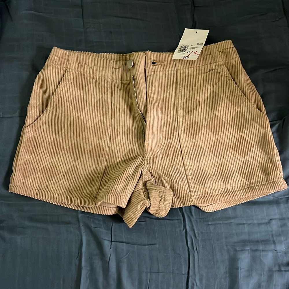 FOREVER 21 Pine Bark Beige Diamond Print Corduroy Shorts Size WOMANS  Small